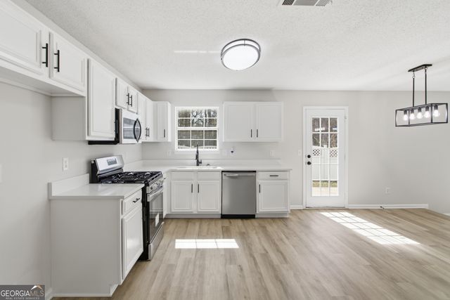 6009 RedTop Loop, Fairburn, GA 30213