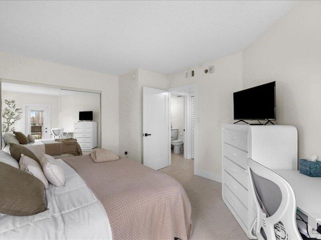 18260 N Bay Road 418, Sunny Isles Beach, FL 33160