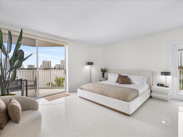 18260 N Bay Road 418, Sunny Isles Beach, FL 33160