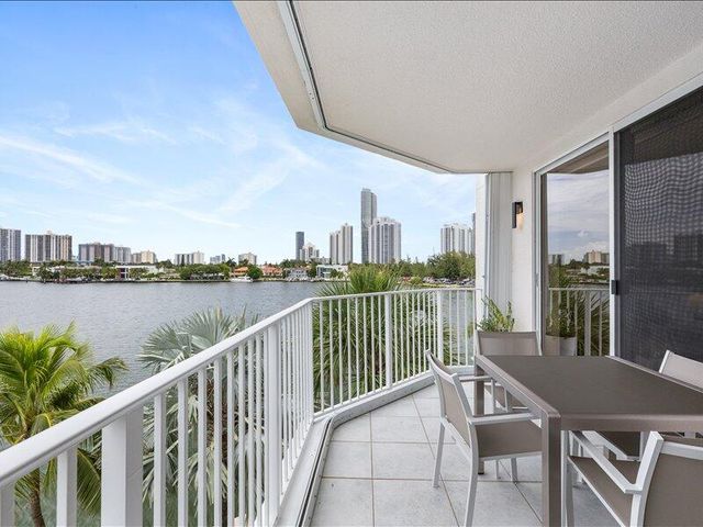 18260 N Bay Road 418, Sunny Isles Beach, FL 33160