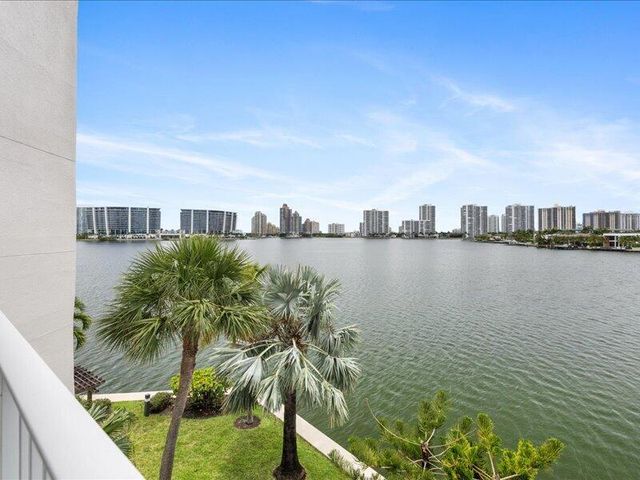 18260 N Bay Road 418, Sunny Isles Beach, FL 33160