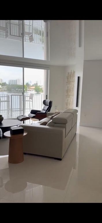 18260 N Bay Road 418, Sunny Isles Beach, FL 33160