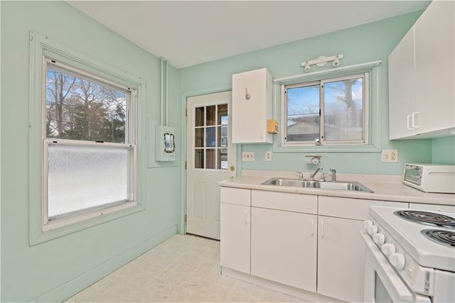 31 Glen Parkway, Rochester, NY 14609