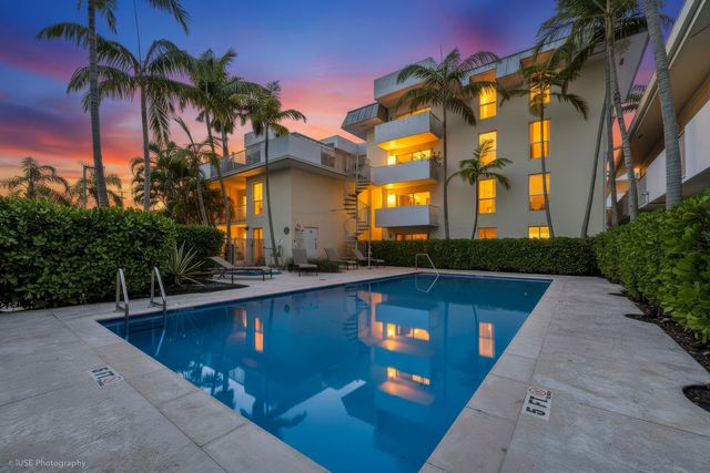 8950 SW 69th Court 311, Pinecrest, FL 33156