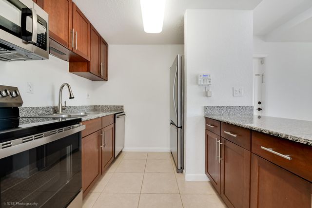 8950 SW 69th Court 311, Pinecrest, FL 33156