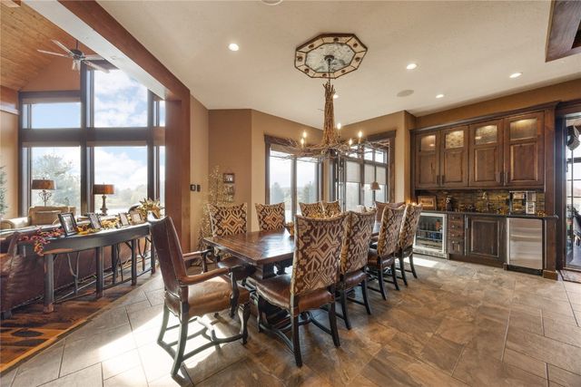 1720 Stillwater Pass, Cedar Rapids, IA 52403