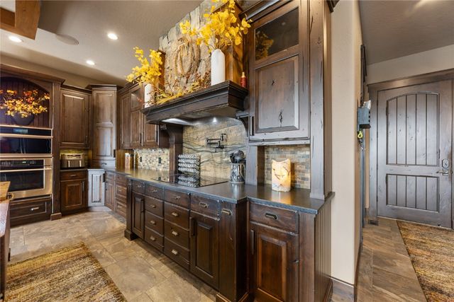 1720 Stillwater Pass, Cedar Rapids, IA 52403