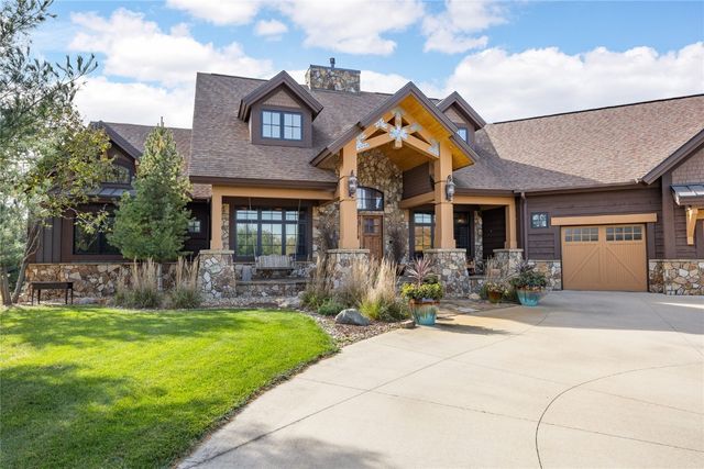 1720 Stillwater Pass, Cedar Rapids, IA 52403