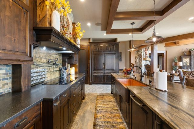 1720 Stillwater Pass, Cedar Rapids, IA 52403