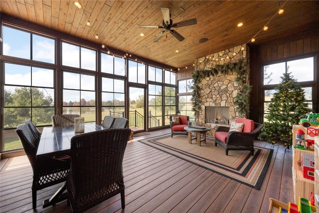 1720 Stillwater Pass, Cedar Rapids, IA 52403