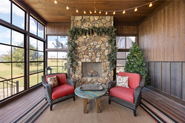 1720 Stillwater Pass, Cedar Rapids, IA 52403