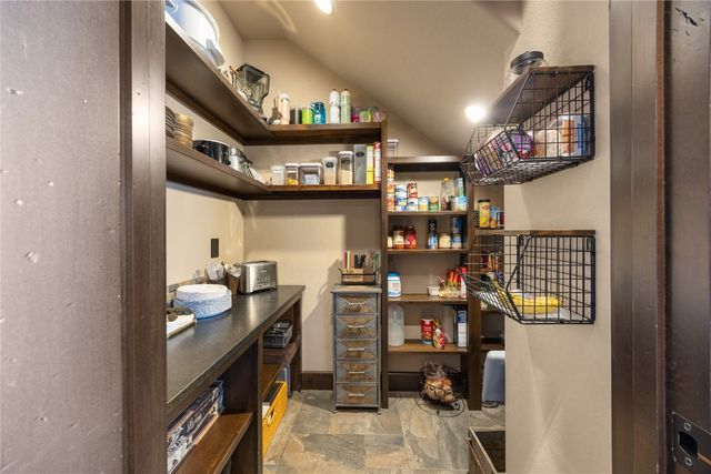 1720 Stillwater Pass, Cedar Rapids, IA 52403