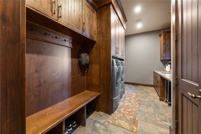 1720 Stillwater Pass, Cedar Rapids, IA 52403