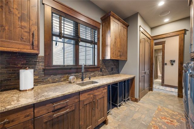 1720 Stillwater Pass, Cedar Rapids, IA 52403