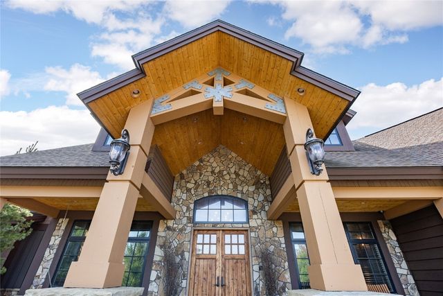 1720 Stillwater Pass, Cedar Rapids, IA 52403