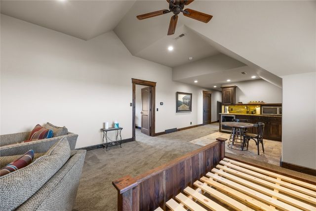 1720 Stillwater Pass, Cedar Rapids, IA 52403