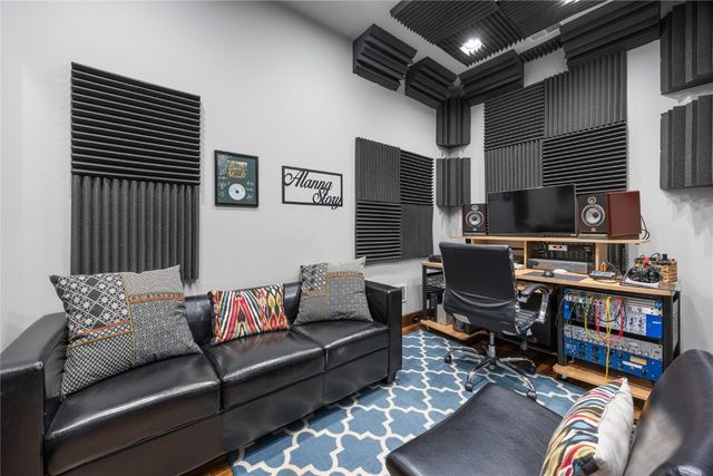 1720 Stillwater Pass, Cedar Rapids, IA 52403