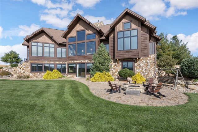 1720 Stillwater Pass, Cedar Rapids, IA 52403