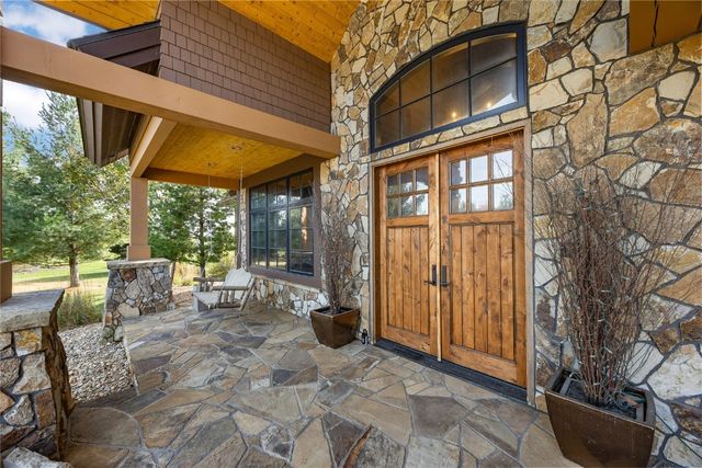 1720 Stillwater Pass, Cedar Rapids, IA 52403