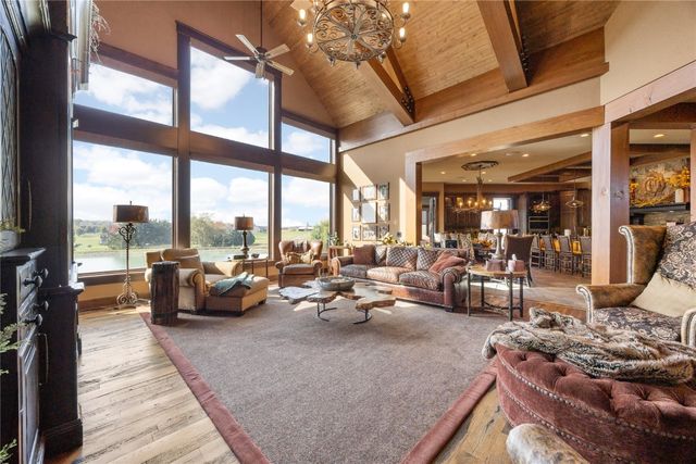 1720 Stillwater Pass, Cedar Rapids, IA 52403