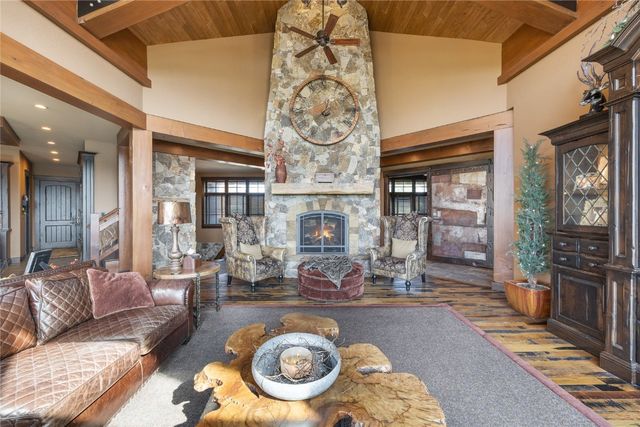 1720 Stillwater Pass, Cedar Rapids, IA 52403