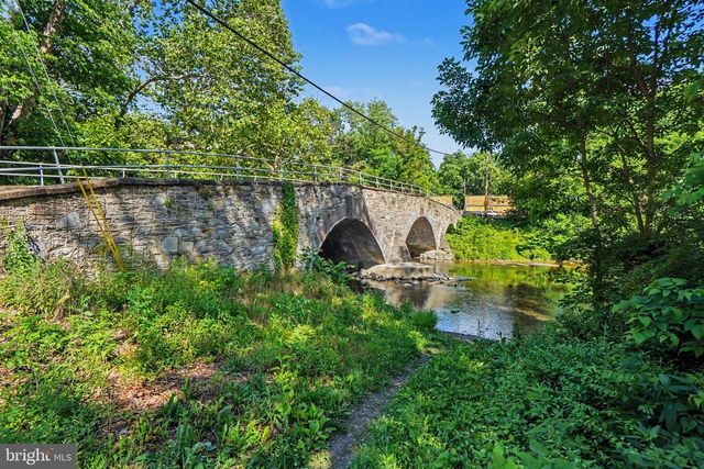 124 3RD ST, Boiling Springs, PA 17007