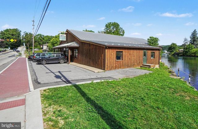 124 3RD ST, Boiling Springs, PA 17007