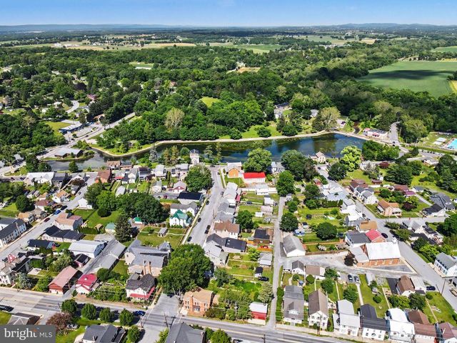124 3RD ST, Boiling Springs, PA 17007