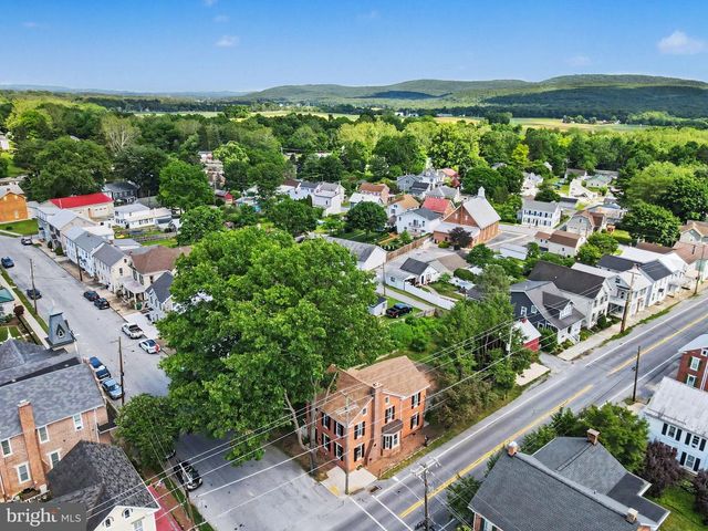 124 3RD ST, Boiling Springs, PA 17007