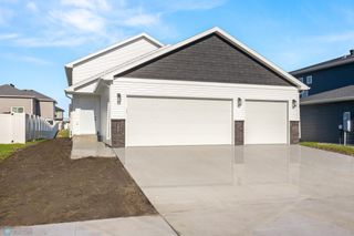 7279 26th Street S, Fargo, ND 58104
