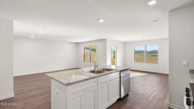 808 Fairway Avenue, Byram, MS 39272