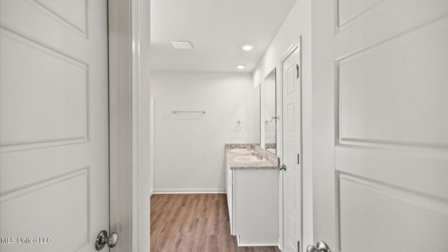 808 Fairway Avenue, Byram, MS 39272