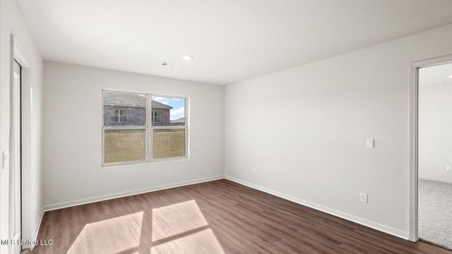 808 Fairway Avenue, Byram, MS 39272