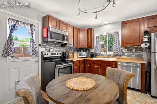 1039 Norwood Avenue, Colorado Springs, CO 80905