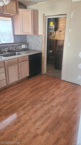 2220 Rowland Avenue, Royal Oak, MI 48067