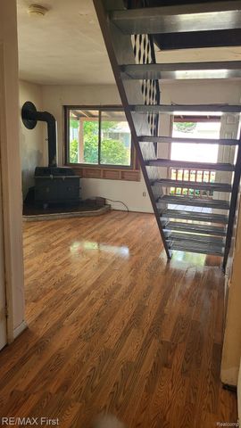 2220 Rowland Avenue, Royal Oak, MI 48067
