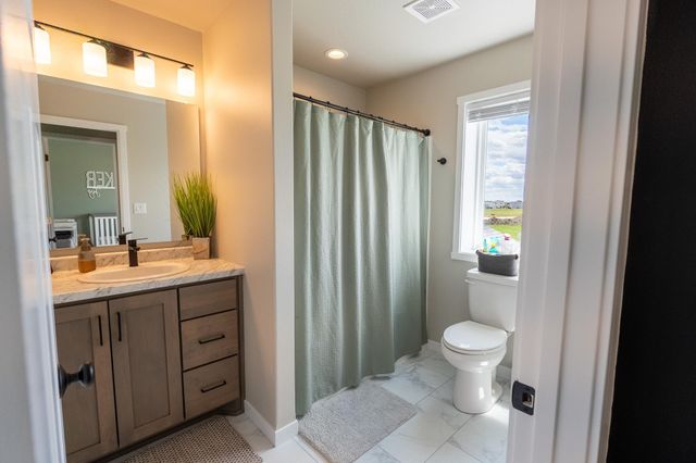 4744 Hampton Loop S, Moorhead, MN 56560