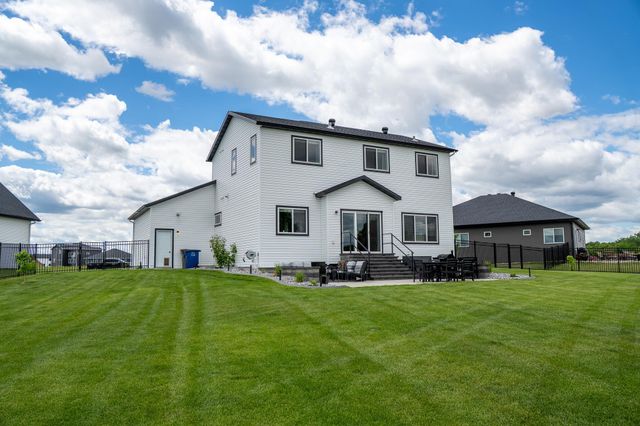 4744 Hampton Loop S, Moorhead, MN 56560