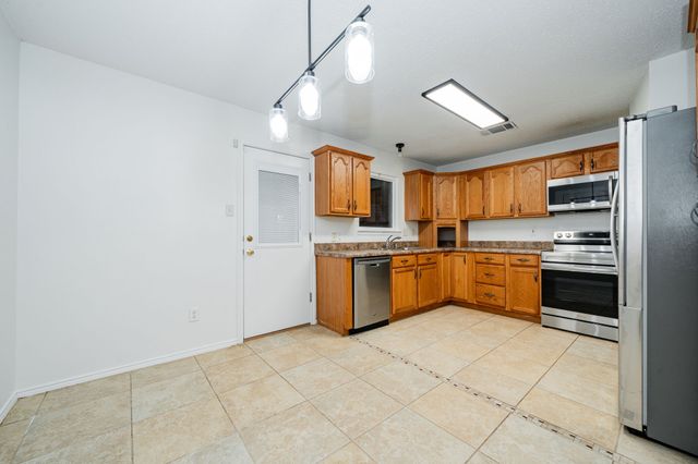 2014 Cardinal Lane, Lewisville, TX 75077