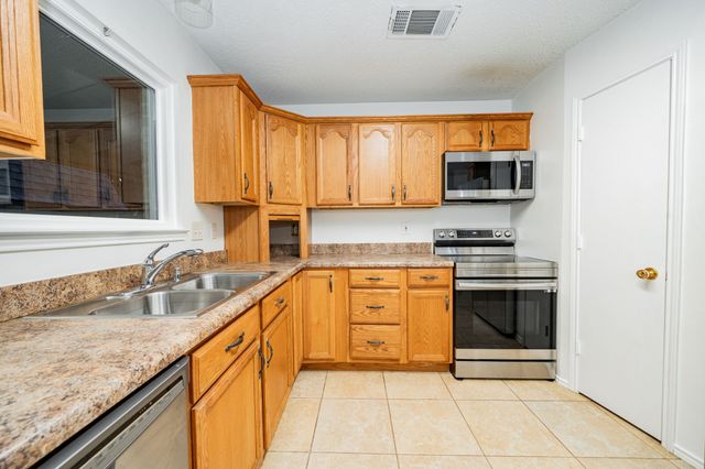 2014 Cardinal Lane, Lewisville, TX 75077
