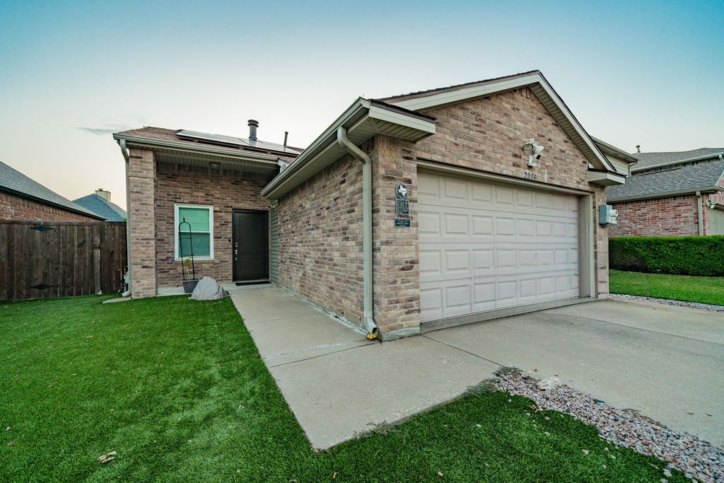 2014 Cardinal Lane, Lewisville, TX 75077
