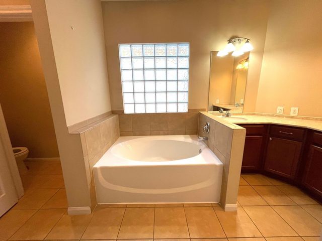 12623 Ashford Shore Dr Drive, Houston, TX 77072