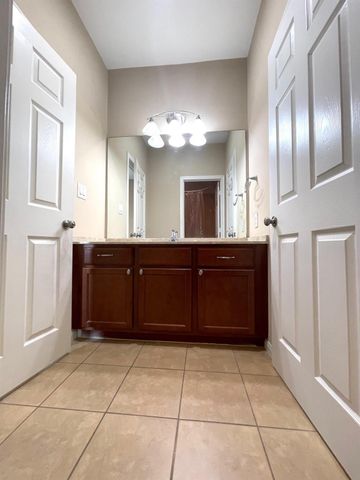 12623 Ashford Shore Dr Drive, Houston, TX 77072