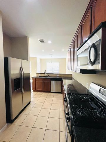 12623 Ashford Shore Dr Drive, Houston, TX 77072