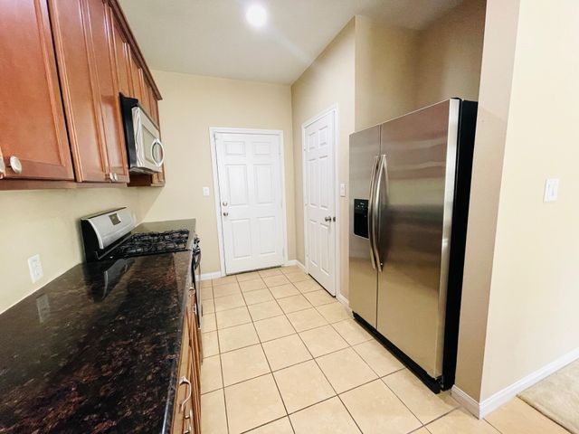 12623 Ashford Shore Dr Drive, Houston, TX 77072