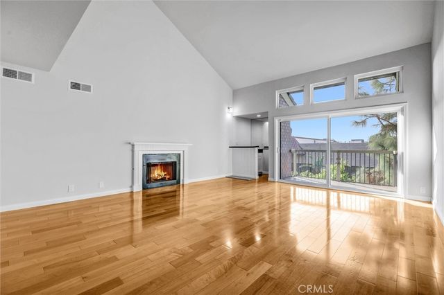 18324 Clark Street 315, Tarzana, CA 91356