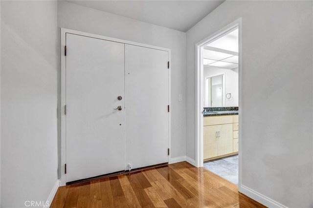 18324 Clark Street 315, Tarzana, CA 91356