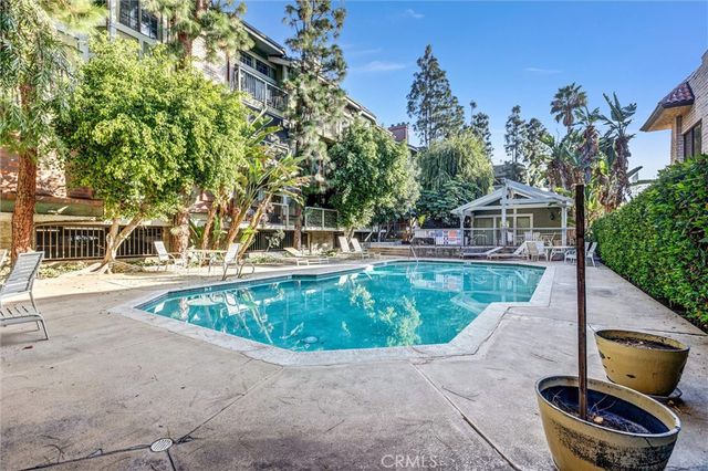 18324 Clark Street 315, Tarzana, CA 91356