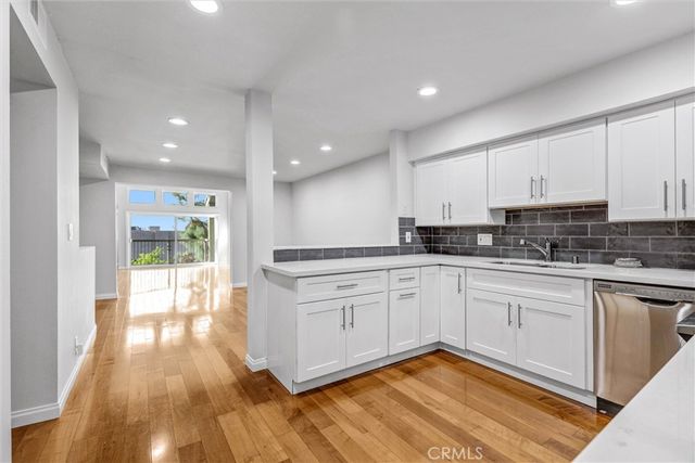 18324 Clark Street 315, Tarzana, CA 91356