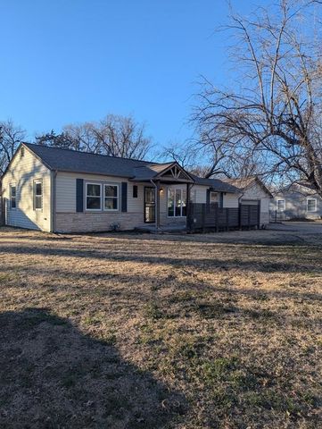 213 Van Arsdale Ave, Haysville, KS 67060